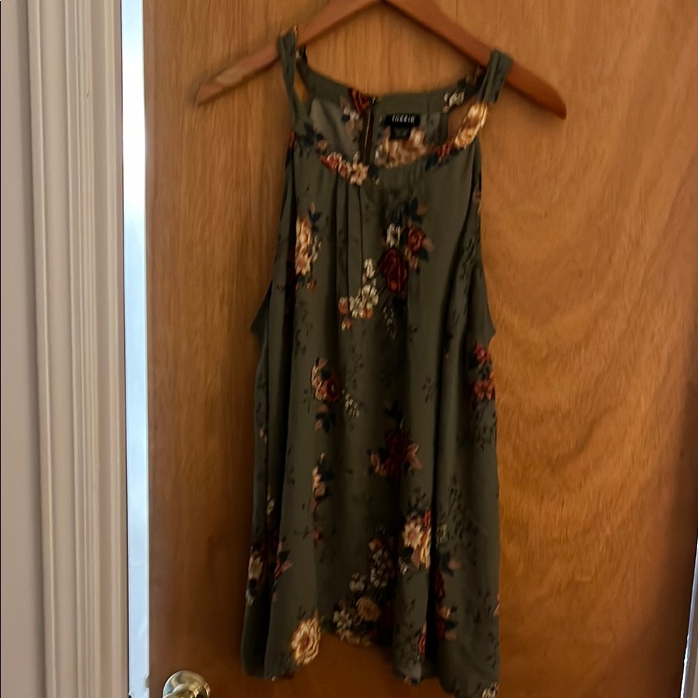 Floral Sleeveless Top Torrid size 2(2X)